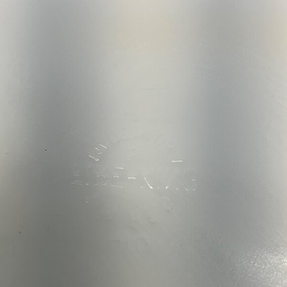 Vintage Pyrex Peach Lustre Loaf Baking Dish 1.5 Qt - Picture 3 of 6